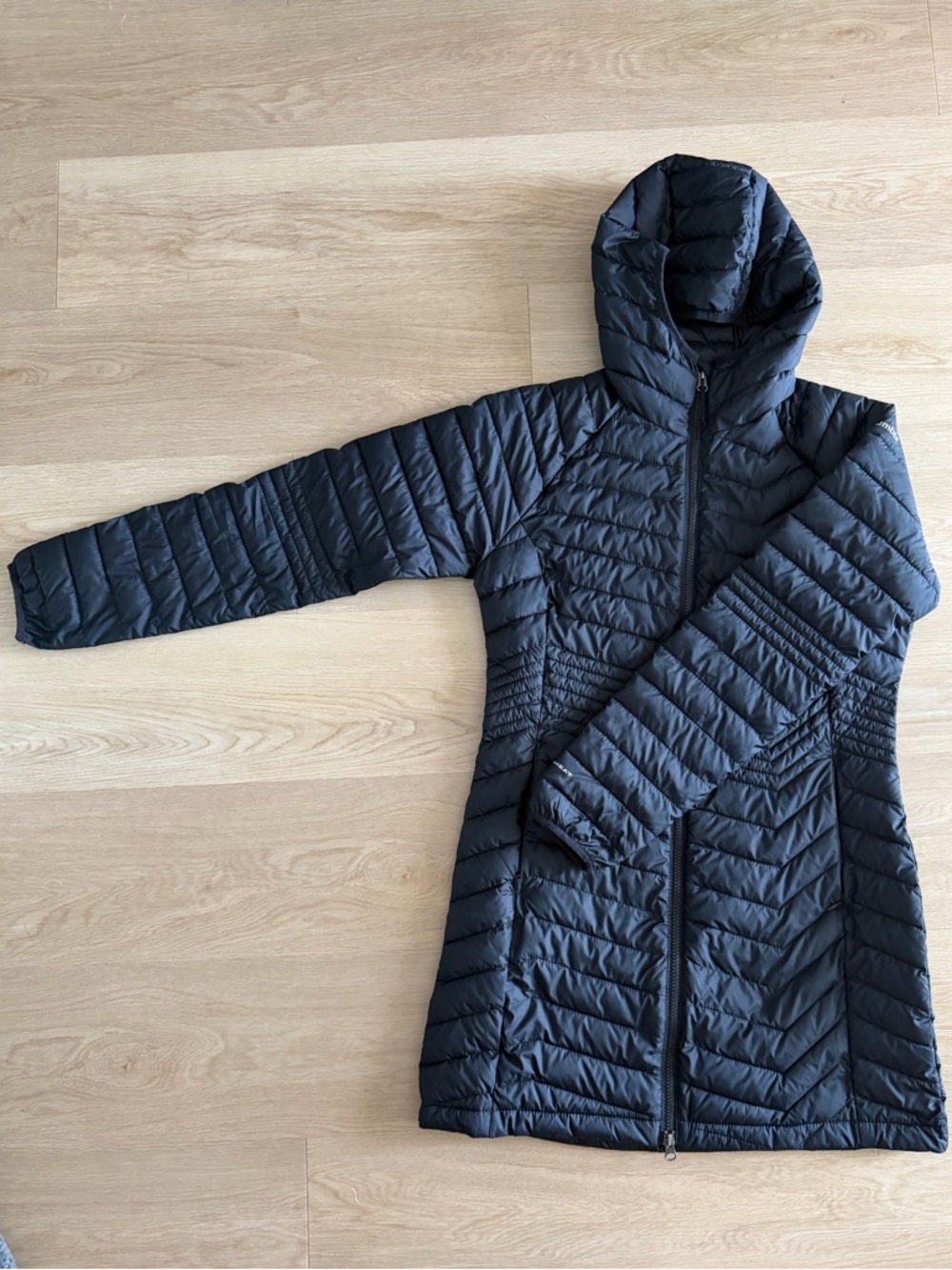 Heat insulated down coat
